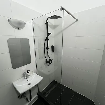 Private In * ברגיש גלאדבך